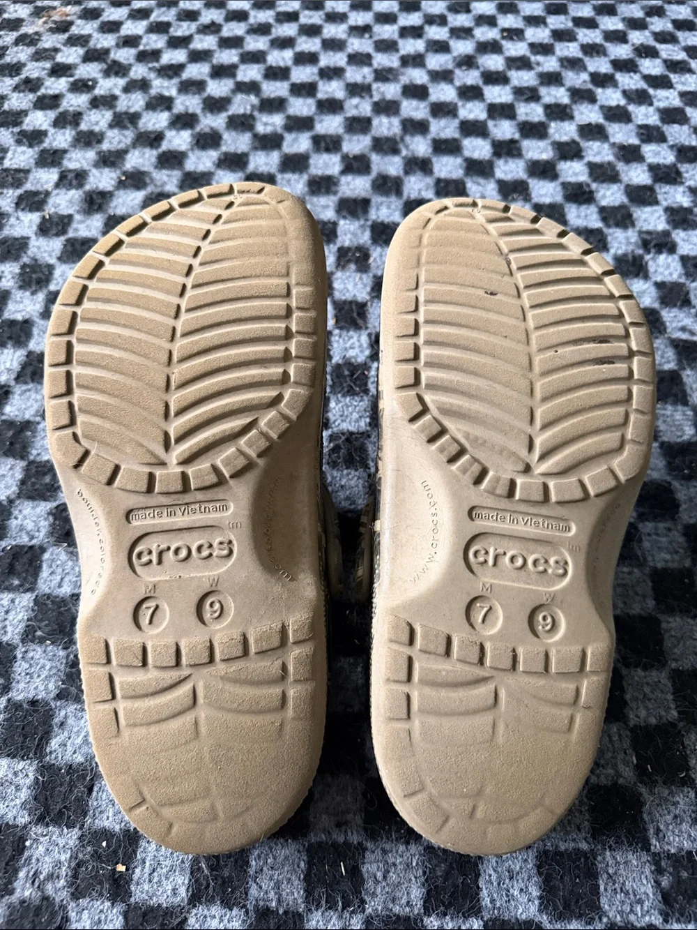 Crocs Camo Comfort Clogs - Tan/Green/army